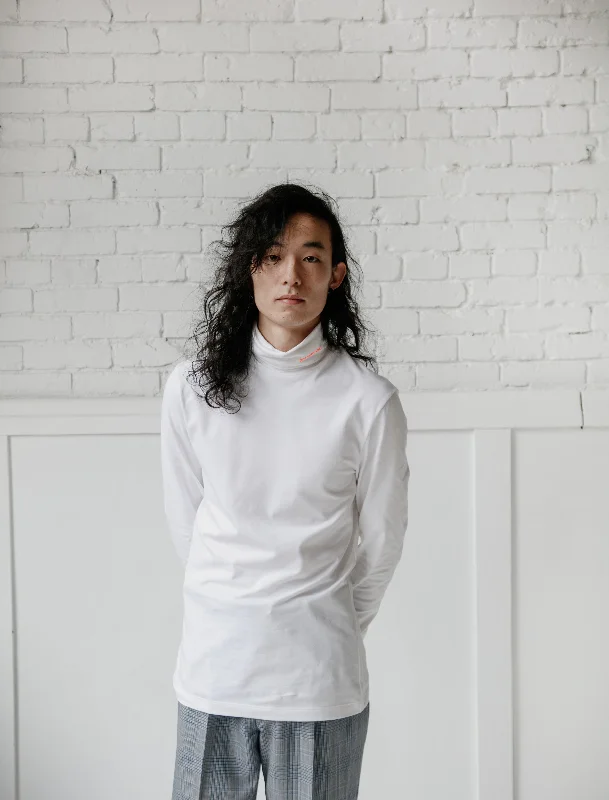 205 Turtleneck White