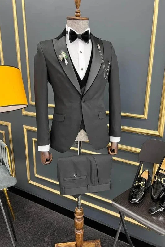 Classic Gray Peaked Lapel Three Pieces Tuxedos Men Business Suits Morning Dinner Party Prom Suit