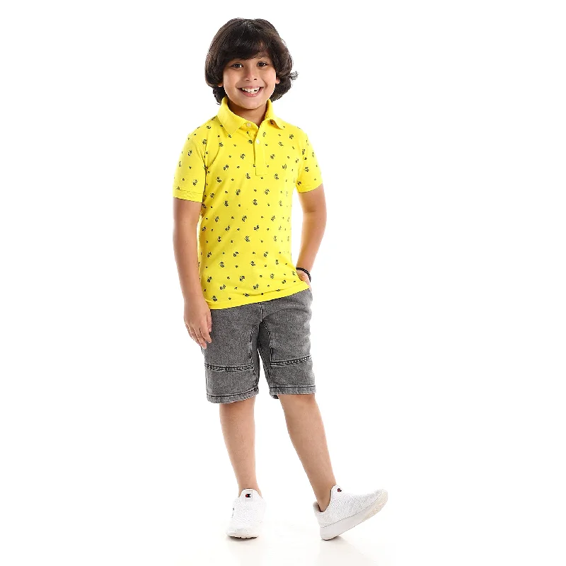 short_sleeves_leaves_prints_over_yellow_polo_shirt